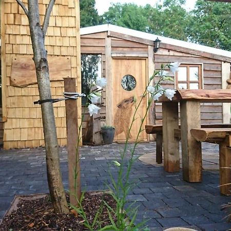 Charming 2-Bed Cabin In Sutton Coldfield Eksteriør billede