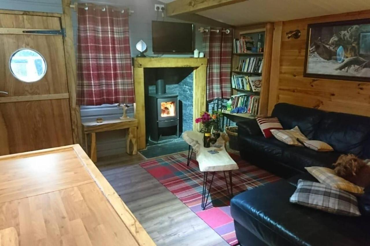 Charming 2-Bed Cabin In Sutton Coldfield Eksteriør billede